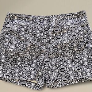 7th Ave NY& Co Suiting Collection Black White Paisley MidRise Shorts Stretch Sz4